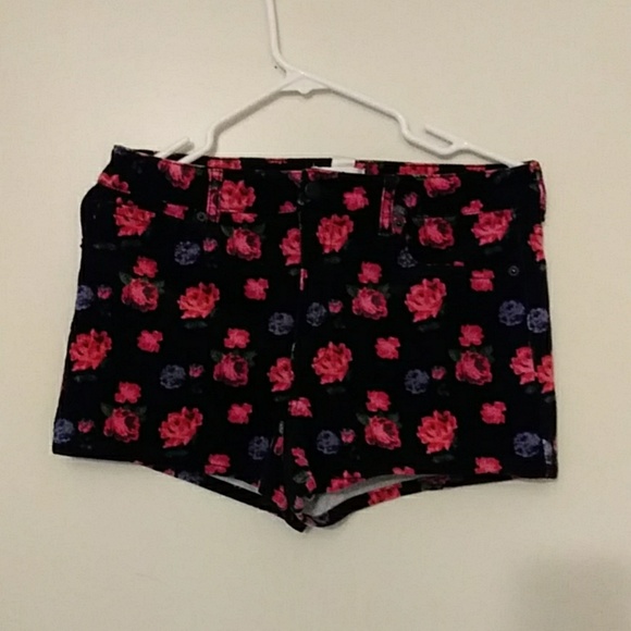 Forever 21 Rosie Shorts - Picture 1 of 3